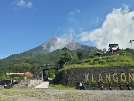 Gardu pandang Bukit Klangon Merapi
